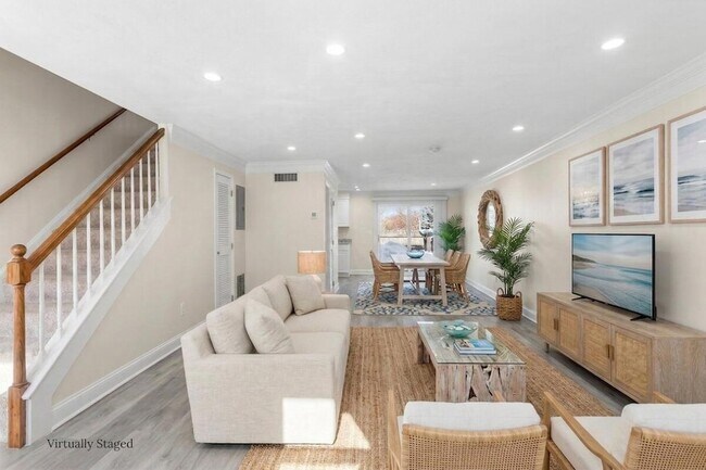 Building Photo - 8 Captain Cook Ln