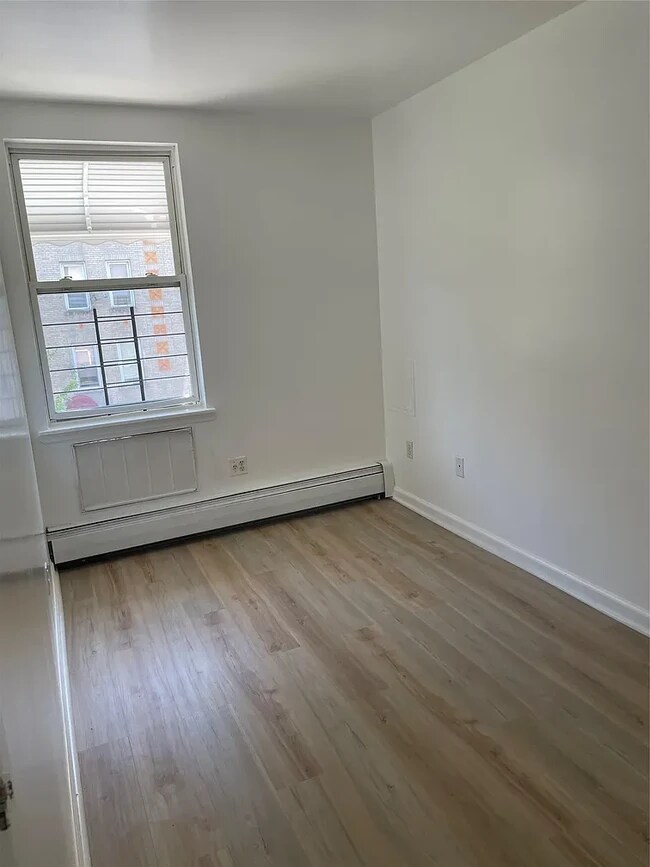 Building Photo - 1833 Phelan Pl