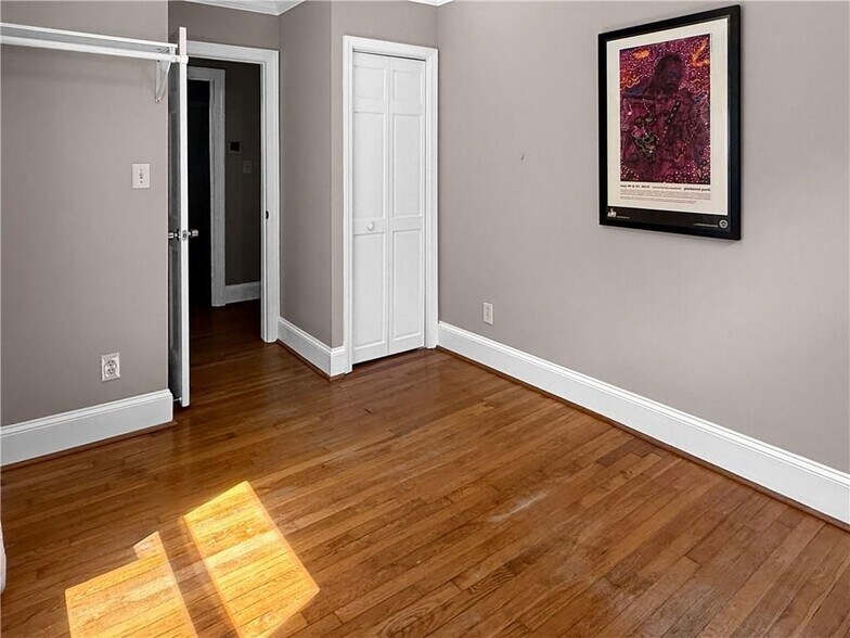 Building Photo - 656 Timm Valley Rd NE