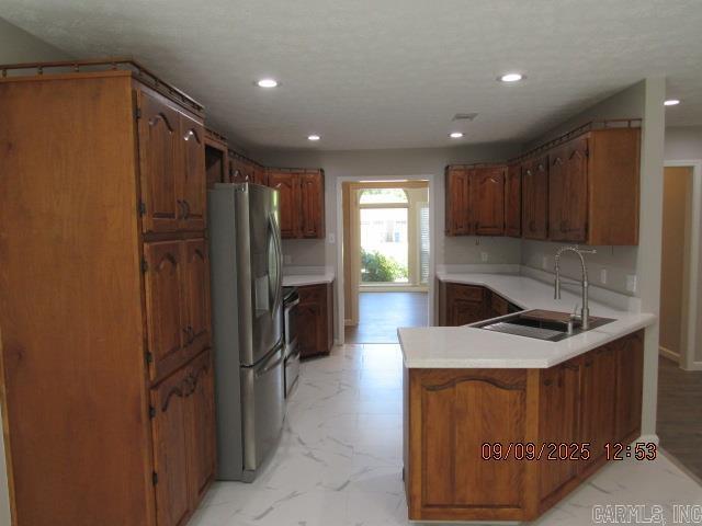 Building Photo - 820 Drake Dr
