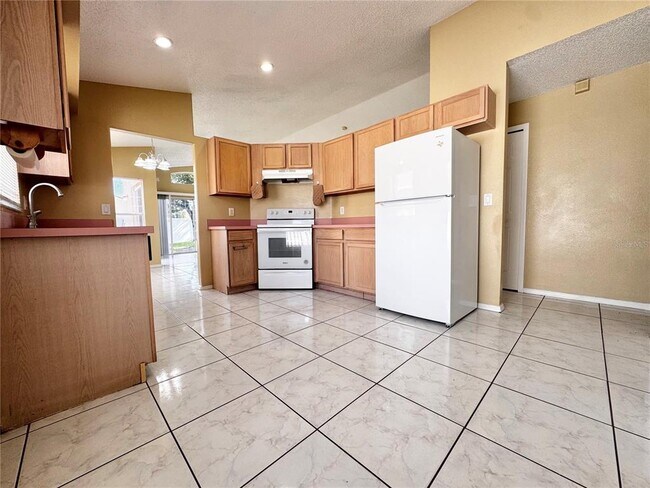 Building Photo - 2619 Spring Hill Dr