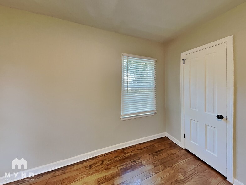 Building Photo - 1319 Campbellton Rd SW