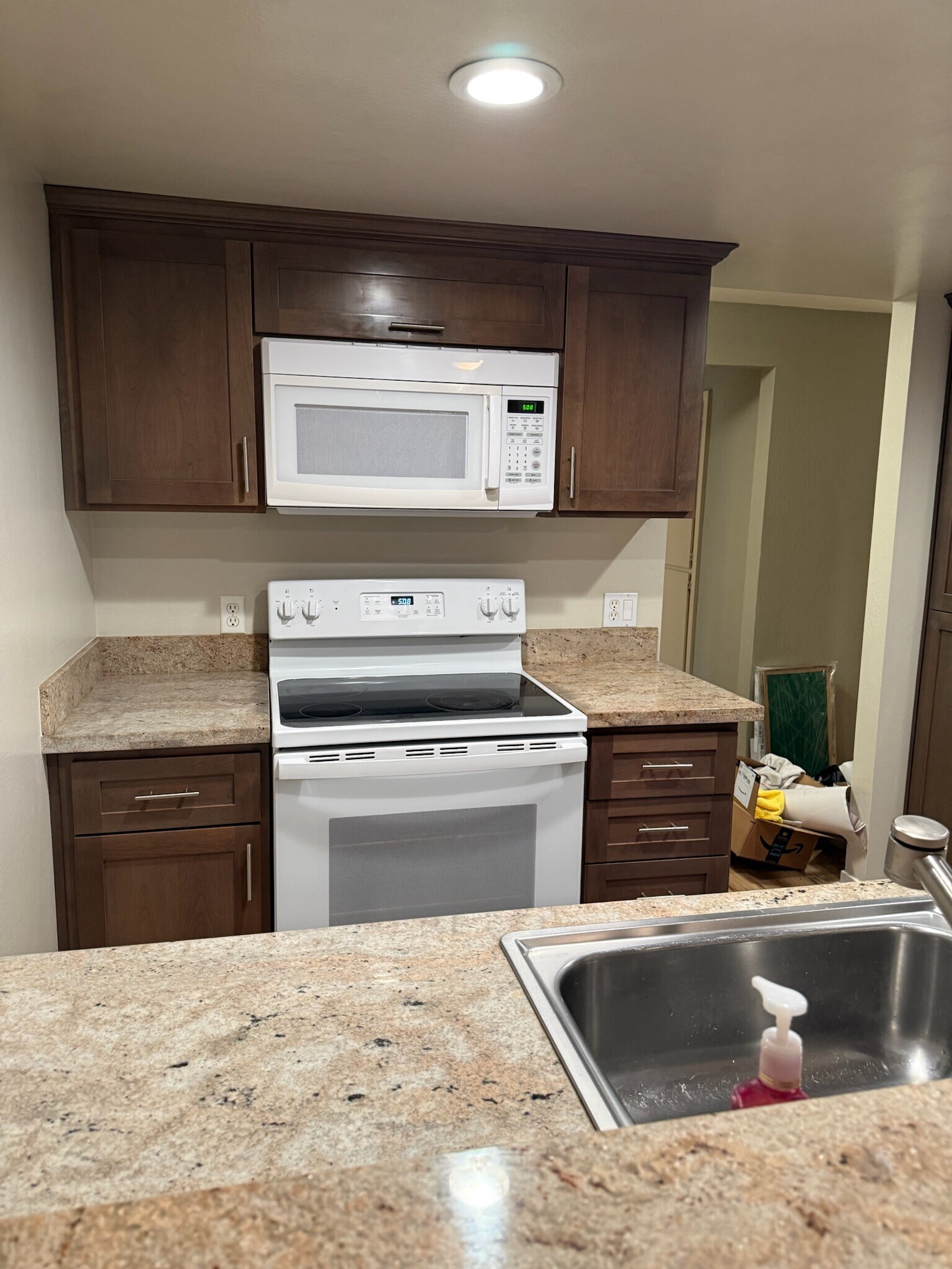 Kitchen - 911 Fulton Ave