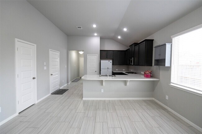 Building Photo - 24238 Golden Fallow Dr