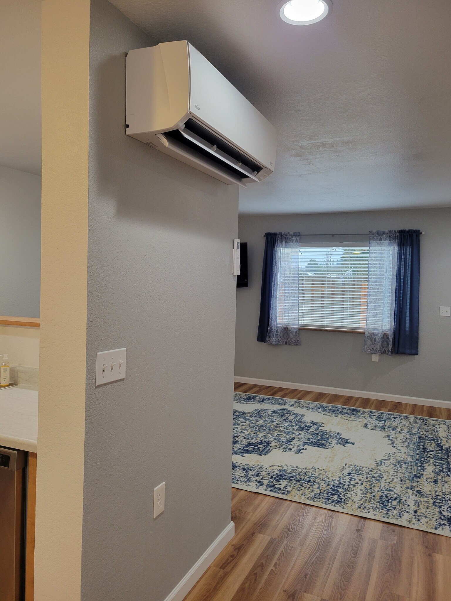 Ductless Heat pump - 323 E 13th St