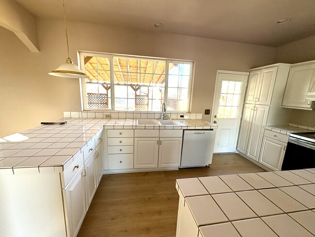 Building Photo - 1465 Central Ave