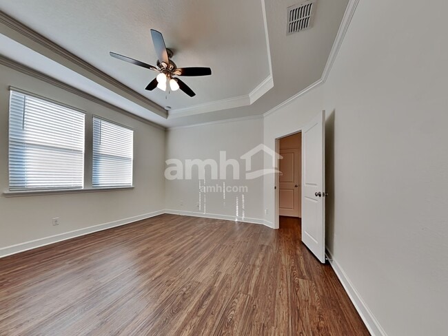 Building Photo - 450 Sandstone Dr