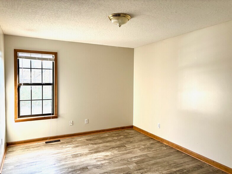 Building Photo - 109 Brookland Dr