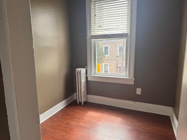 Building Photo - 134 43rd St