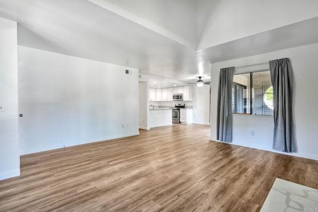 Building Photo - 391 N Melrose Dr