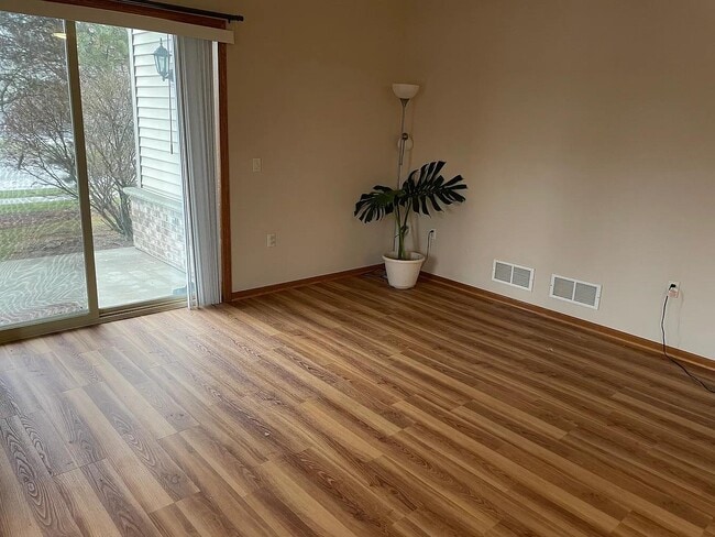 Building Photo - 2102 Seminole St