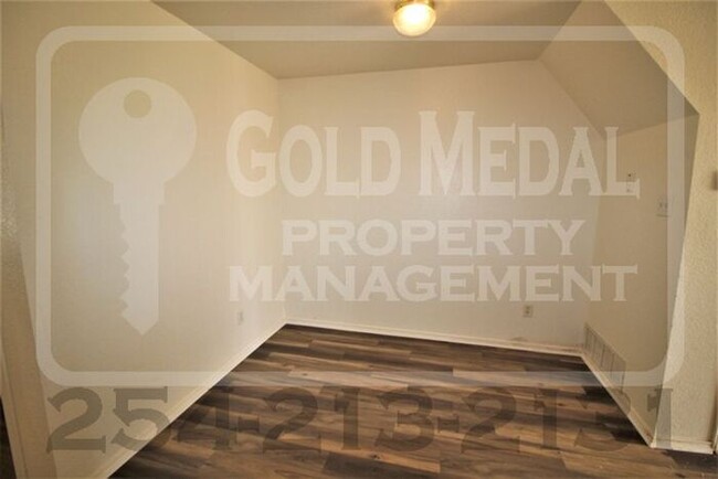Building Photo - 4509 Deek Dr