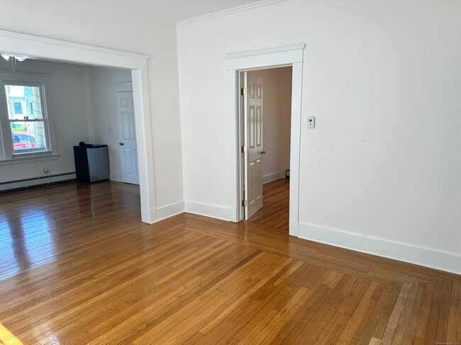 Building Photo - 1049 Campbell Ave