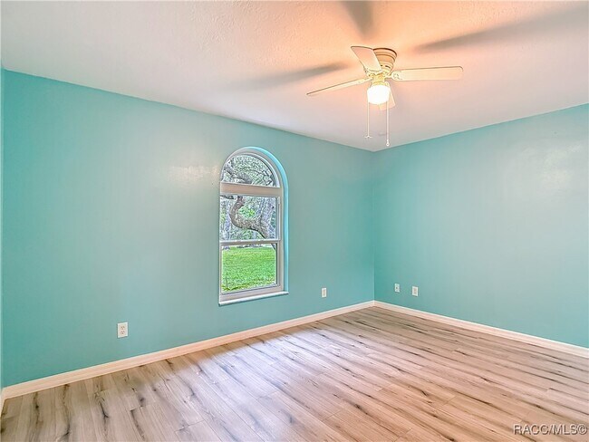 Building Photo - 884 W Massachusetts St