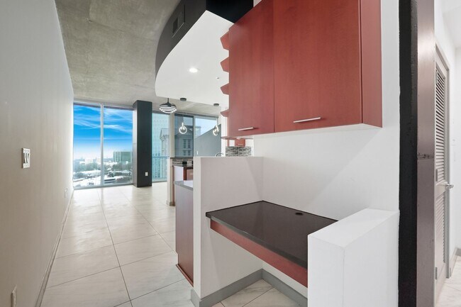 Building Photo - Upgraded Studio Condo in Buckhead