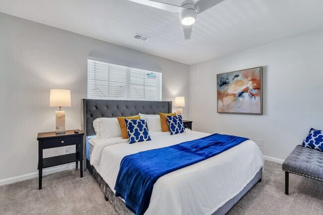 Building Photo - 321 Dogwood Cir