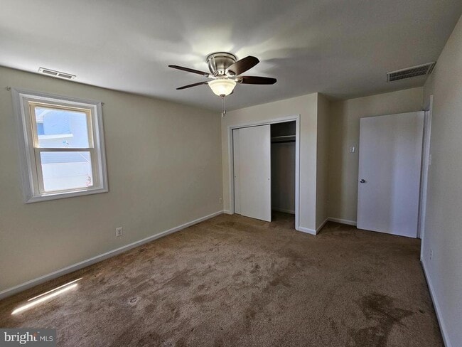 Building Photo - 178 Kingston Park Ln E
