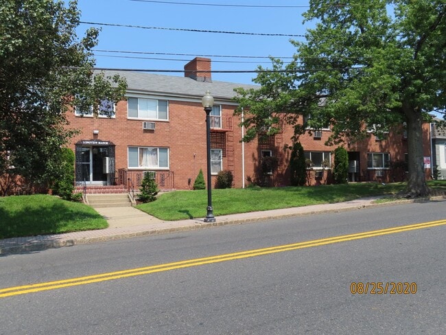 Primary Photo - Longview Apartments