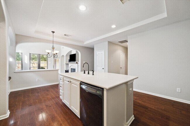 Building Photo - 6 Douvaine Ct