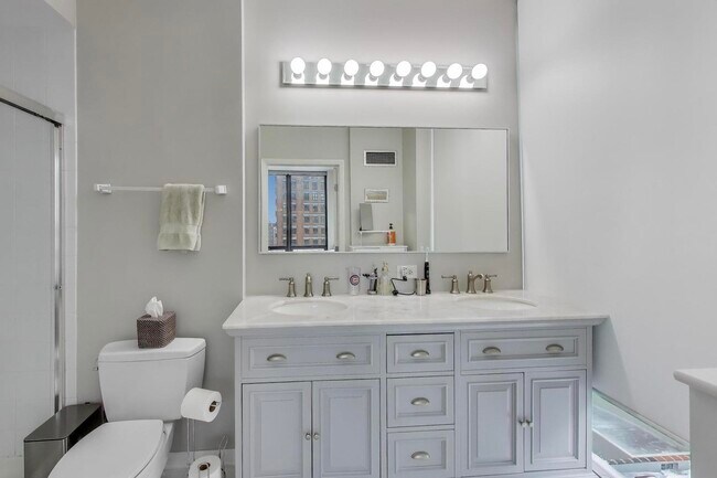 Building Photo - 435 W Erie St