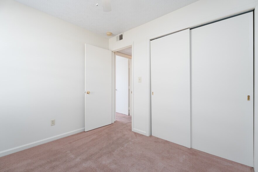 Building Photo - 633 Princeton Pkwy