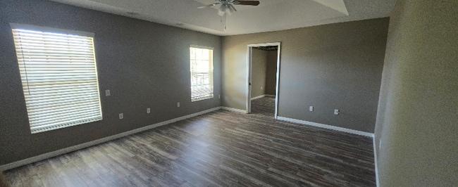 Building Photo - 2635 Highlands Vue Pkwy