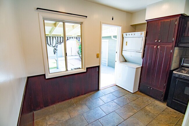 Building Photo - Charming 3-Bedroom Home for Lease in College West, San Diego