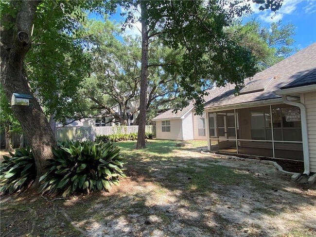 Building Photo - 1373 Fairfield Dr
