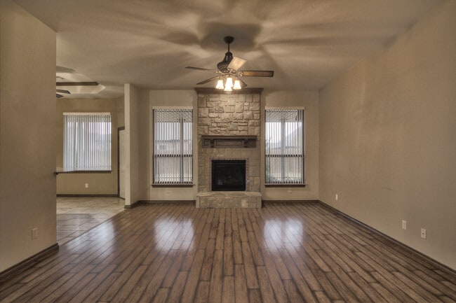 Building Photo - Regency Pointe Addition- Community Pool- 3...