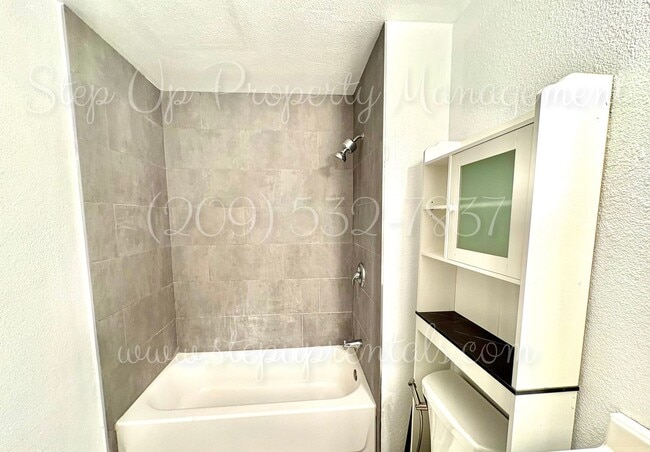 Building Photo - 11240 CA-49