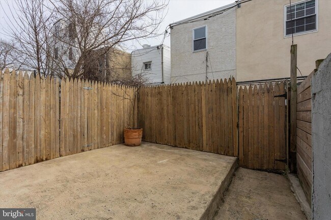 Building Photo - 1229 S 24th St