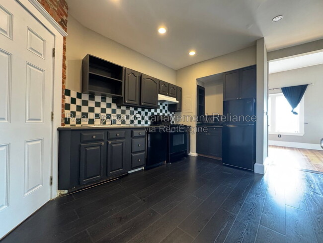 Building Photo - 44 Pingree St