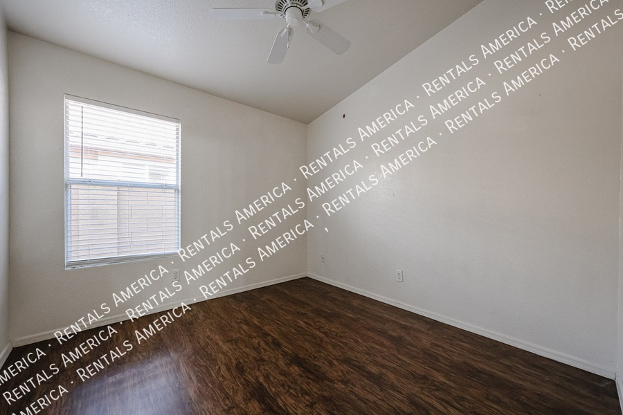 Building Photo - 3884 E Douglas Loop