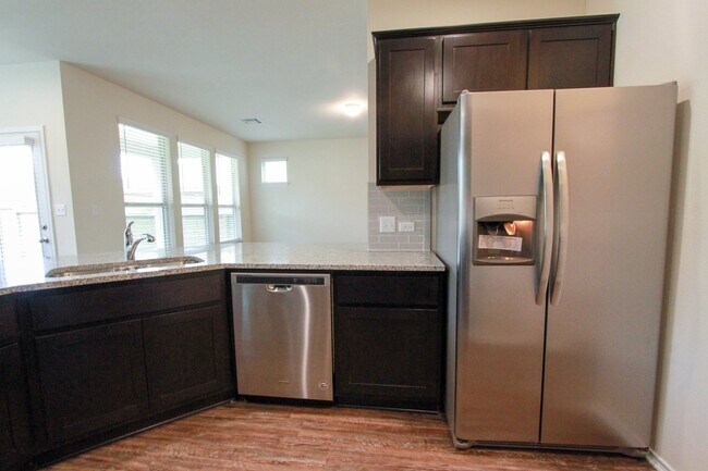 Building Photo - 3651 Sandy Brook Dr