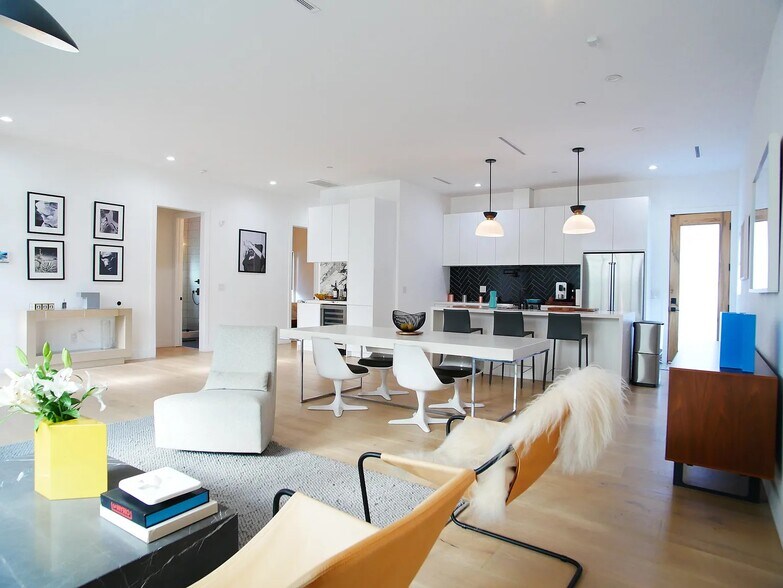 Primary Photo - 3744 Somerset Dr