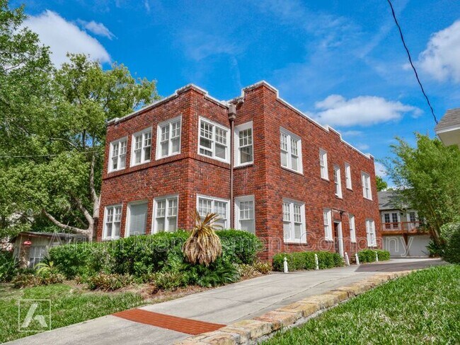 Primary Photo - 811 E Concord St