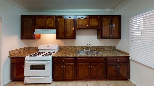 Building Photo - Adams Apartments...Newly Remodeled 1 Bedro...