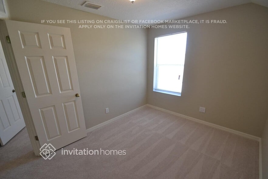 Building Photo - 10301 Lakeside Vista Dr