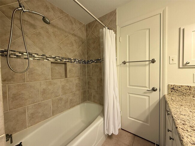 Building Photo - 5007 Shady Nook Ct