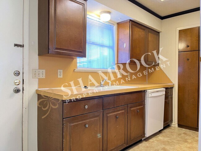 Building Photo - Richland Mall Area Duplex