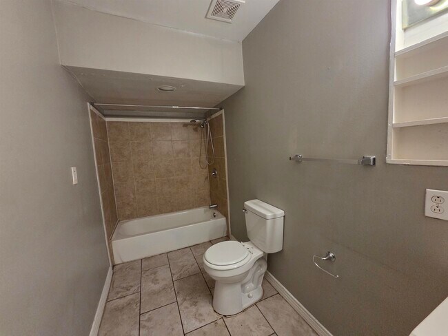 Building Photo - 3447 Dunn Ave