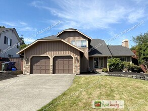 Building Photo - GORGEOUS 3 Bedroom Home in NE Tacoma! Spacious Yard, Beautiful Kitchen, and More!