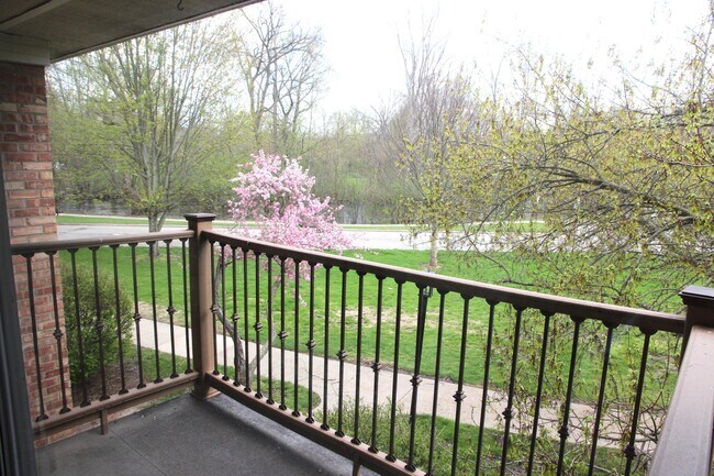 Building Photo - 1257 Island Dr