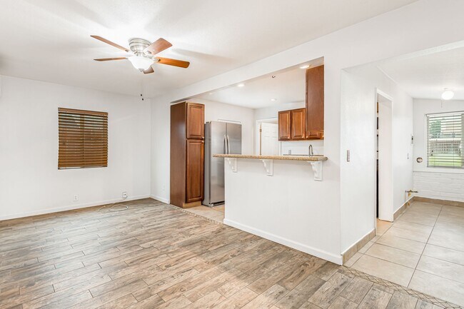 Building Photo - 14993 Yucca Ave