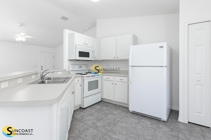 Building Photo - 61 Raleigh Dr