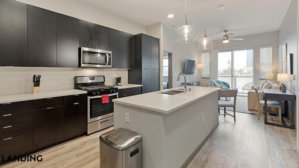 Building Photo - 3150 W Twain Ave