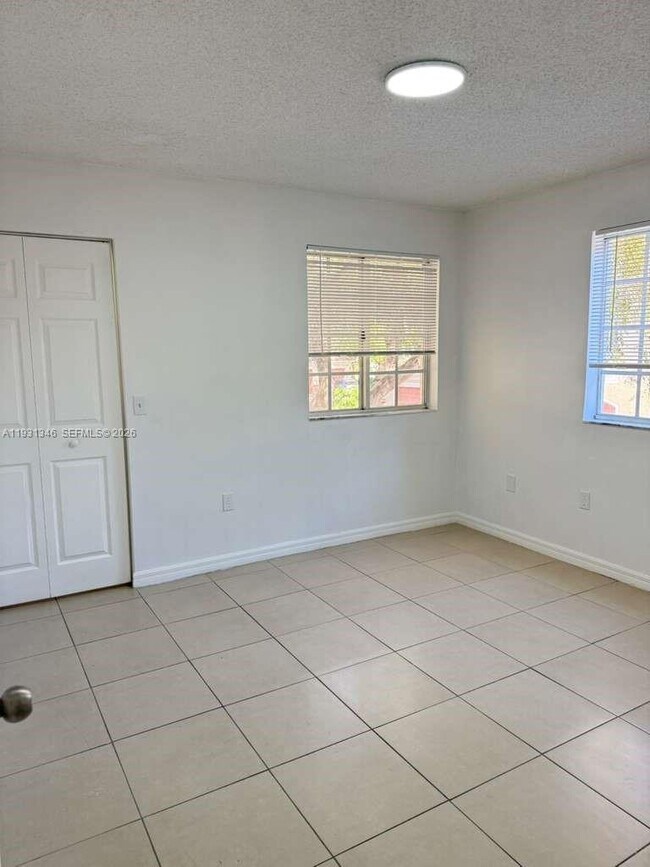 Building Photo - 2494 Centergate Dr