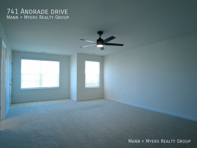 Building Photo - 741 Andrade Dr