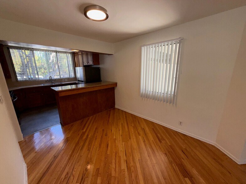 Building Photo - 4266 Fulton Ave