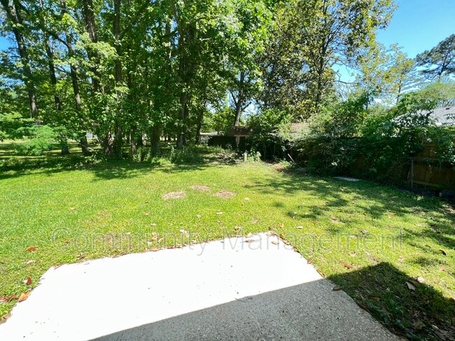Building Photo - 7123 Meadow Park Ave